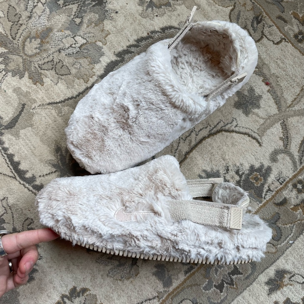 Nike Calm Mule Fuzzy Fur "Sanddrift" Women's Slide
